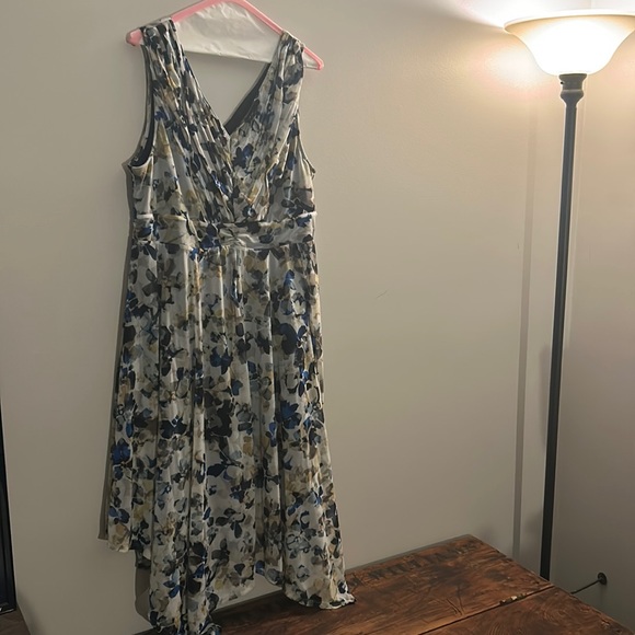 Vera Wang Floral Dress - Picture 1 of 6